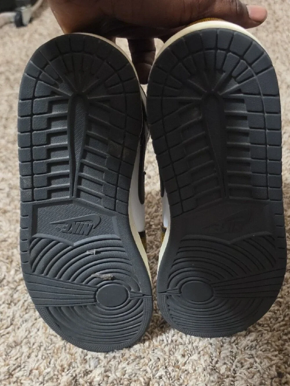 Jordan 1 Mid SE Wear Away